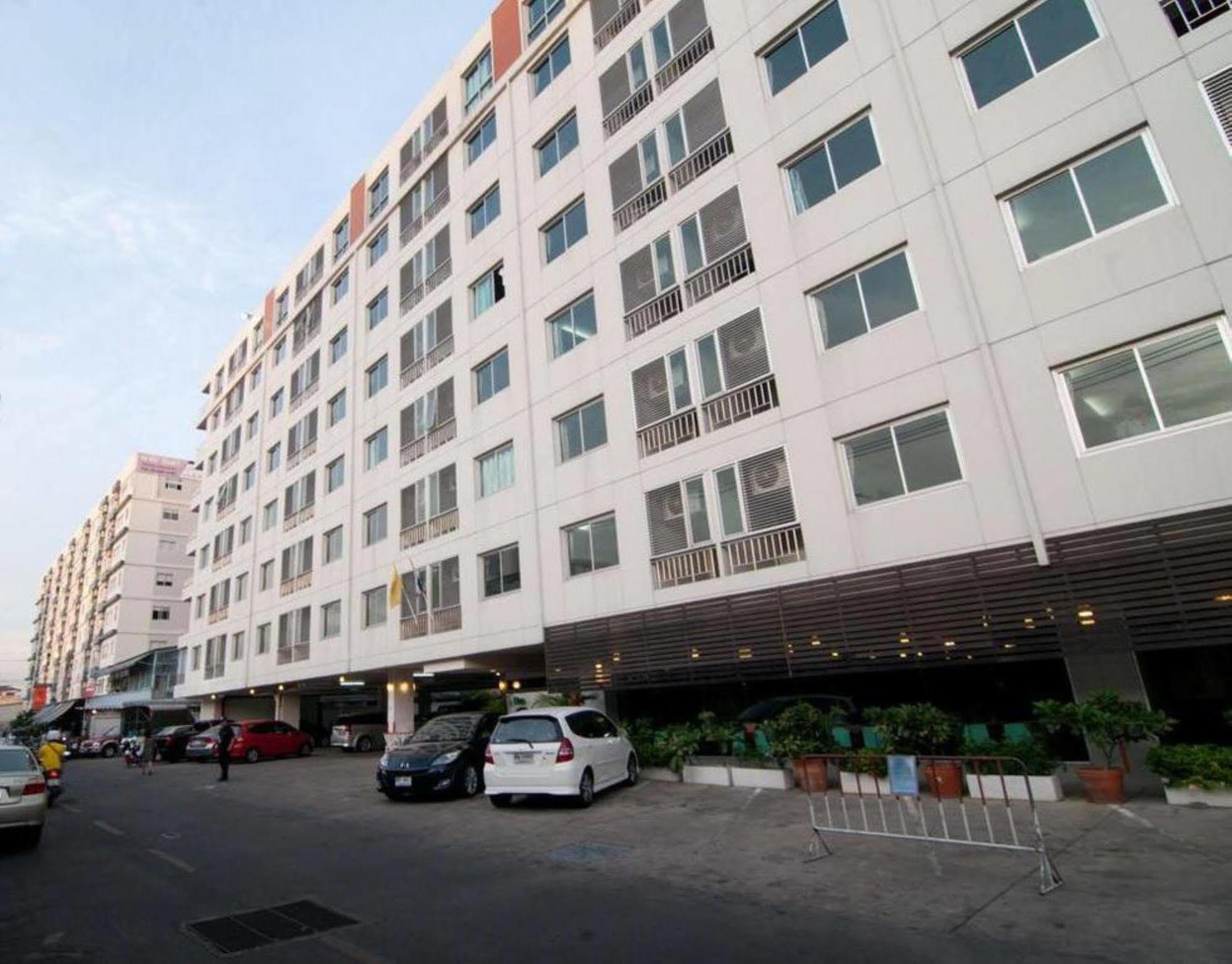 Centric Place Hotel Bangkok Exterior photo